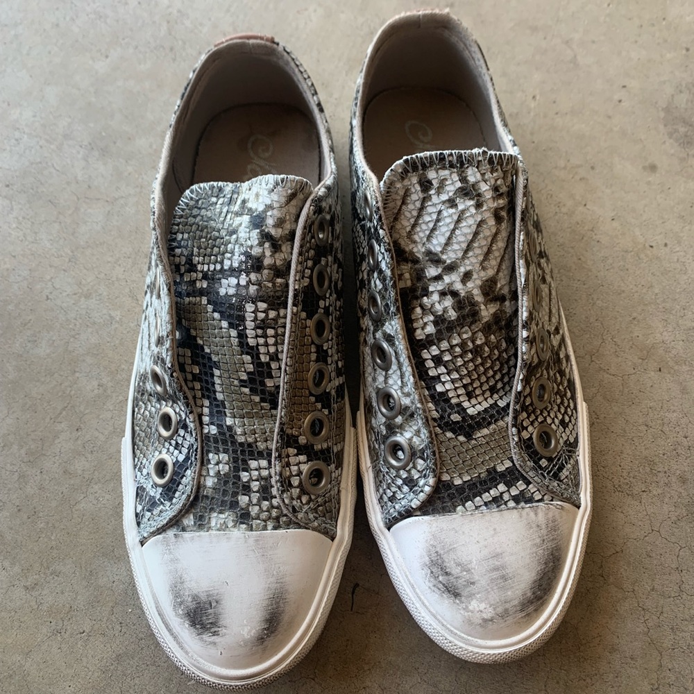 Naughty money distressed snake shoes